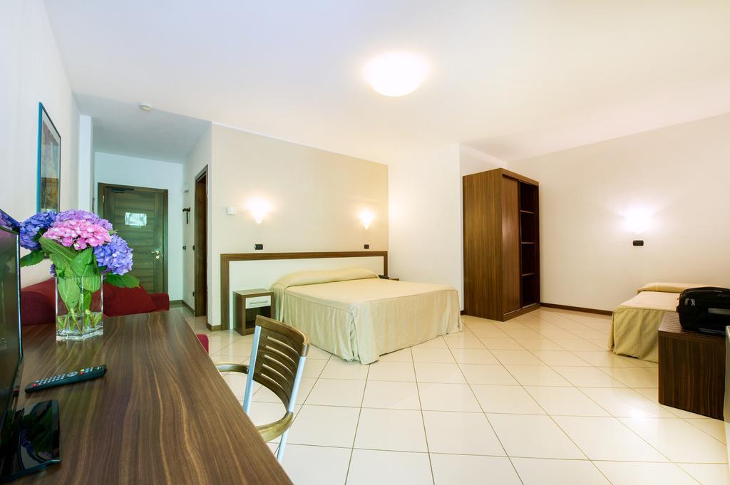 Hotel & Residence La Sibilla Cusiana بيتيناسكو المظهر الخارجي الصورة